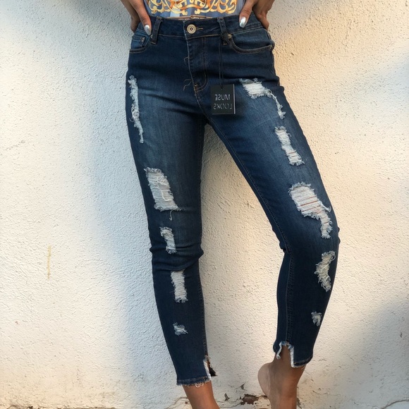 Mid Rise Jeans 🌹 - Picture 7 of 8